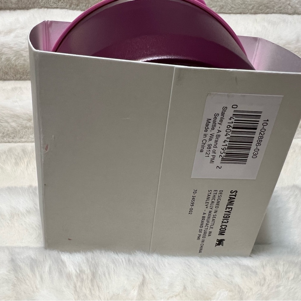 NWT Limited Release Sold Out Stanley 32 Pet Bowl Cuddle Collab - Picture 5 of 6